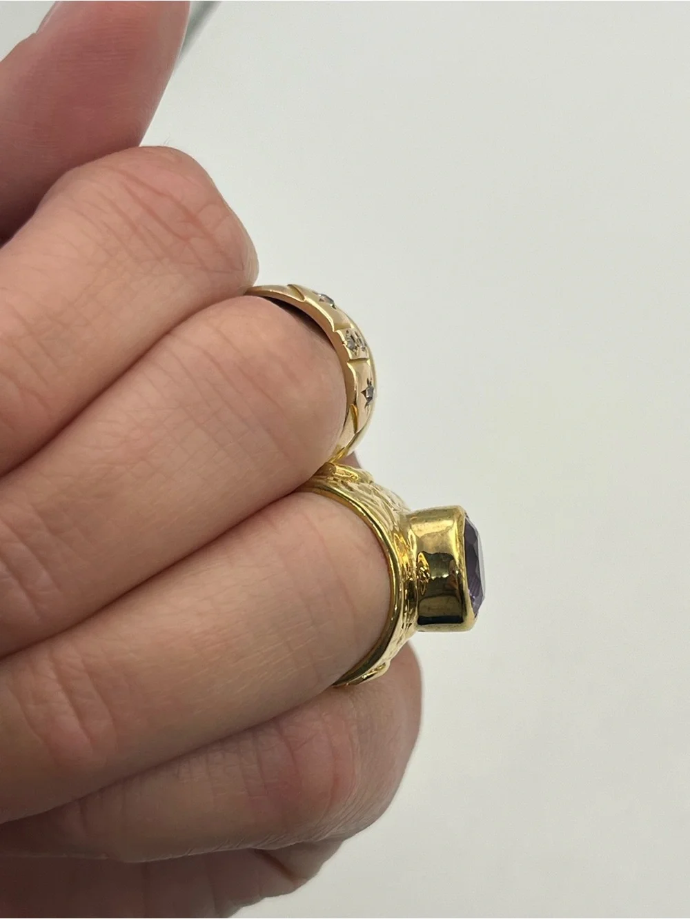 Italy wide textured gold tone band ring size 5 purple glass stone vintage